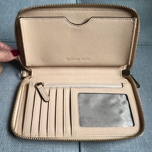 *SOLD* Michael Kors Long Zip-Around Wallet - Picture 8 of 8